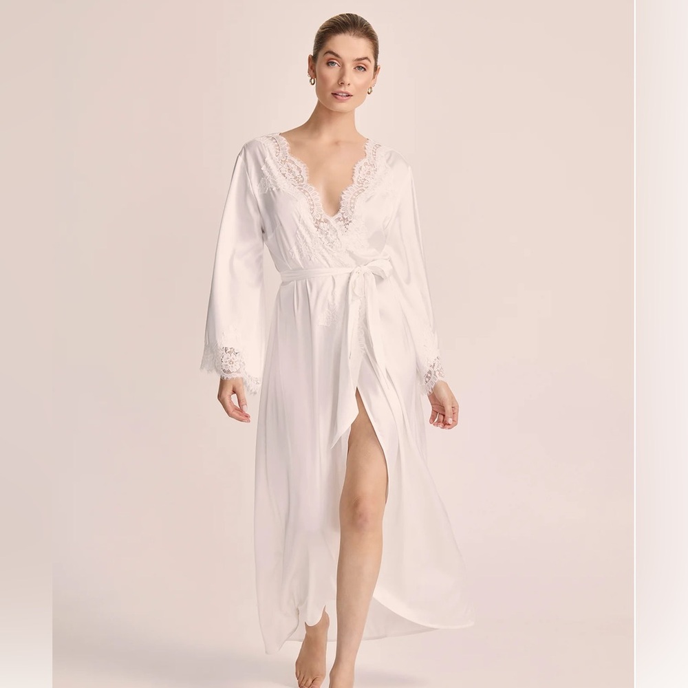 Sian Long Robe
